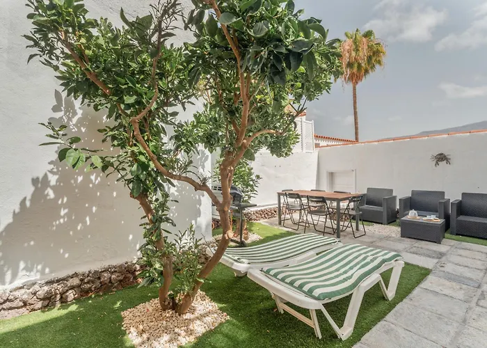 Chiara Garden View 펜션 *