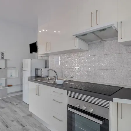 بيت للعطل Chiara Garden View أذيخي