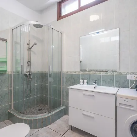 Chiara Garden View أذيخي